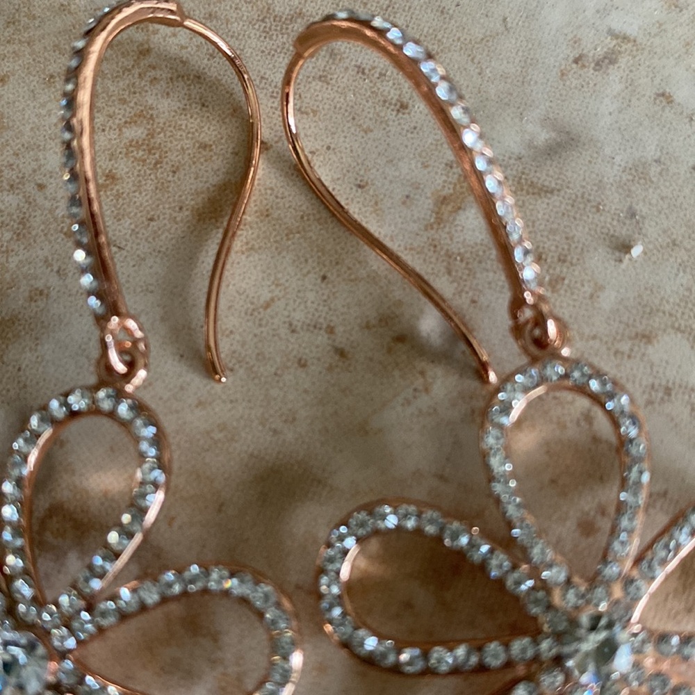 NWOT Statement Flower Rhinestone Earrings - Picture 2 of 5